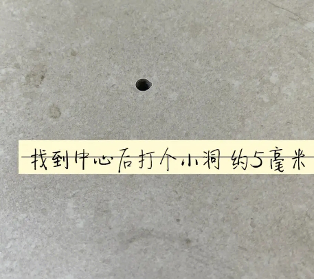 和田地瓷砖空鼓维修公司专业解答在瓷砖铺贴过程中，如果砂料搅拌不均匀，将会带来以下问题